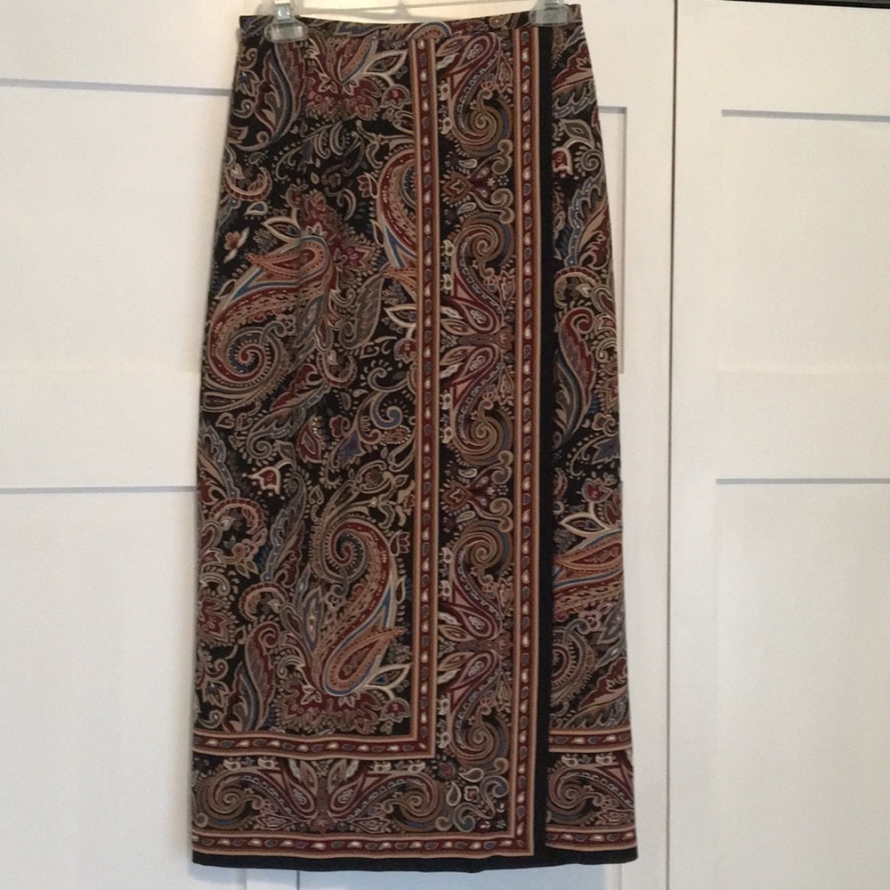 Elegant paisley wrap skirt